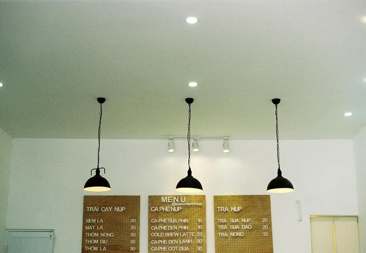 Núp Cafe: Góc vintage thoáng chút hoài niệm - Hình 4