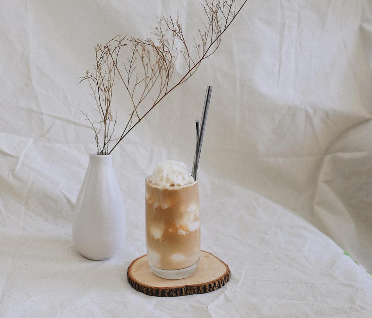 Núp Cafe: Góc vintage thoáng chút hoài niệm - Hình 5