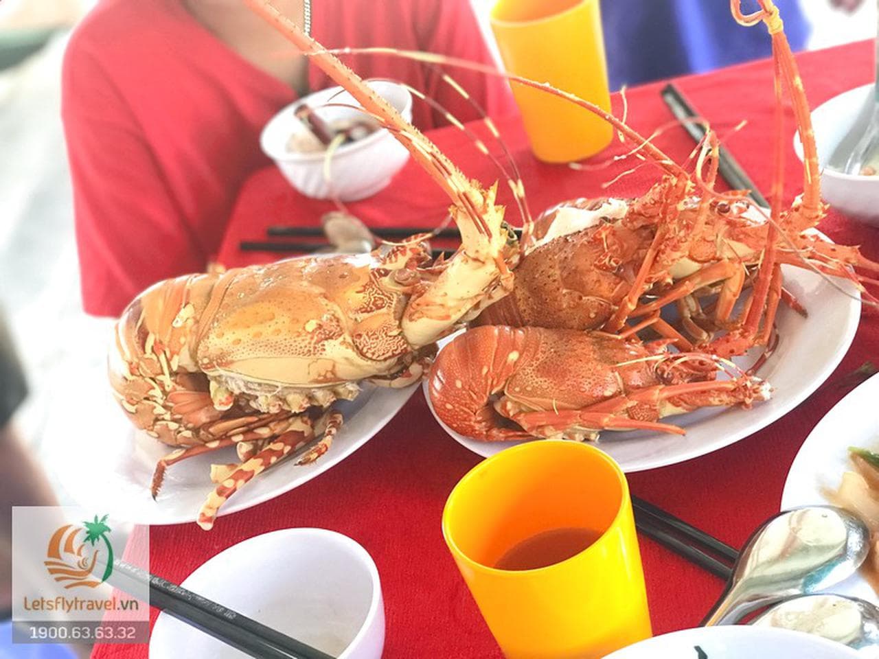 Mai Linh Floating Restaurant: Indulge in Bình Ba's Seafood Delights - Hình 3