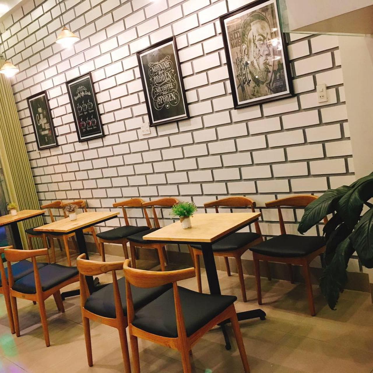 Dottie Coffee and Tea: Relaxation, Taste, and Open Space for Young People - Hình 2