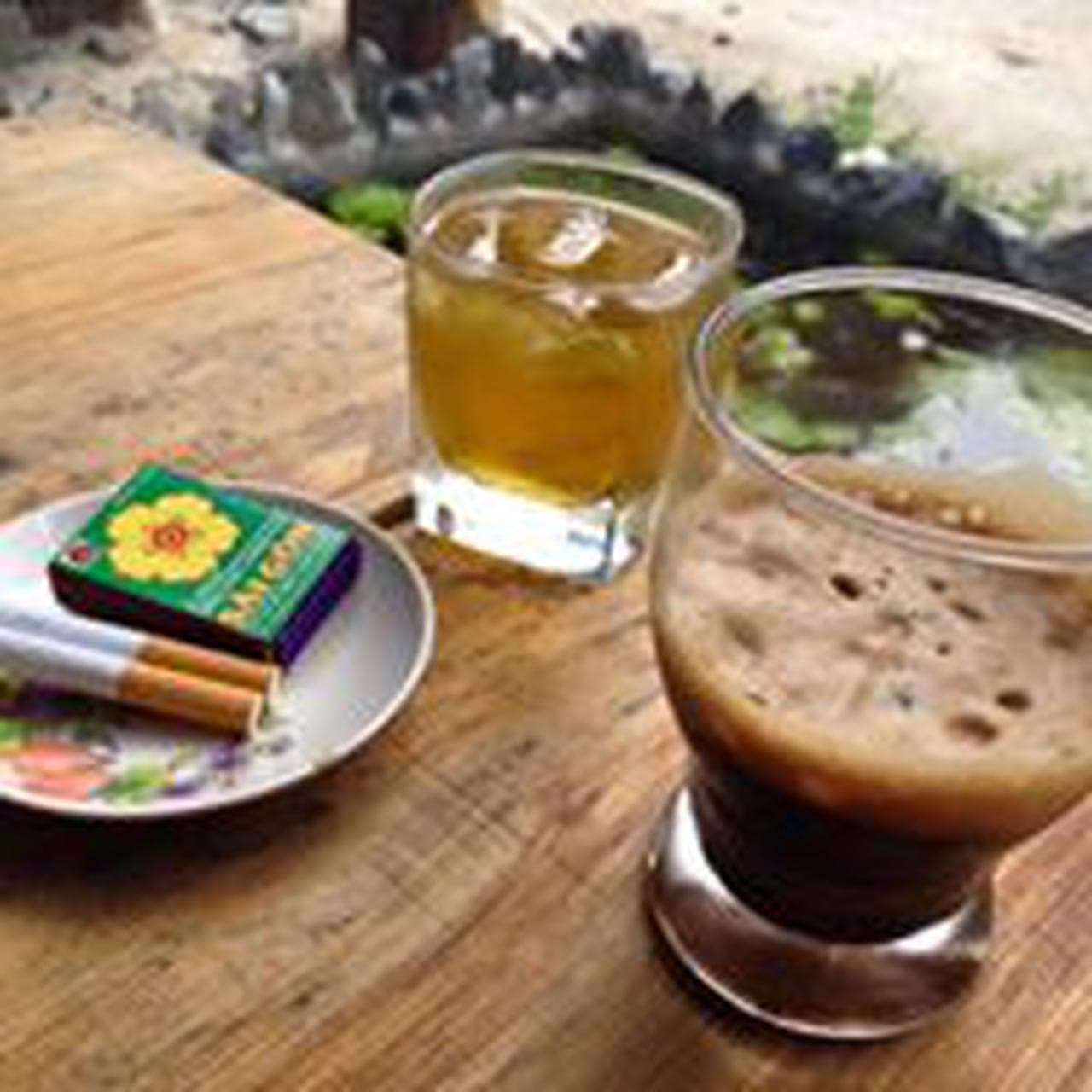 Escape the Hustle: Acoustic Cafe with Coastal Charm - Hình 1