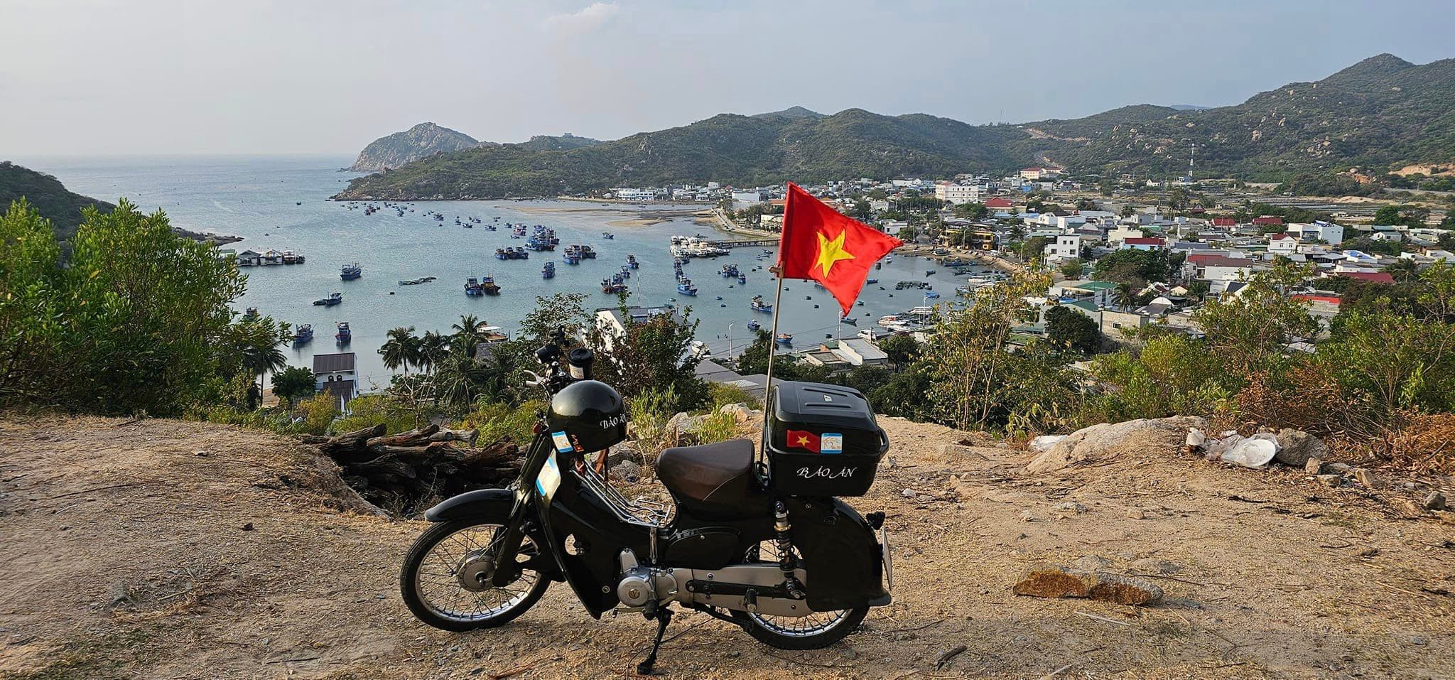Vịnh Vĩnh Hy: Thiên đường biển hoang sơ thơ mộng - Hình 10