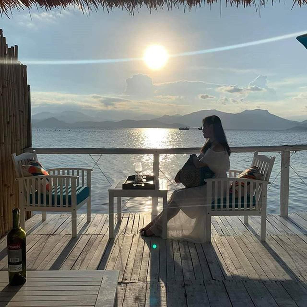 Floating Lounge Cam Ranh: Sunset Dining & Ocean Adventures - Hình 5
