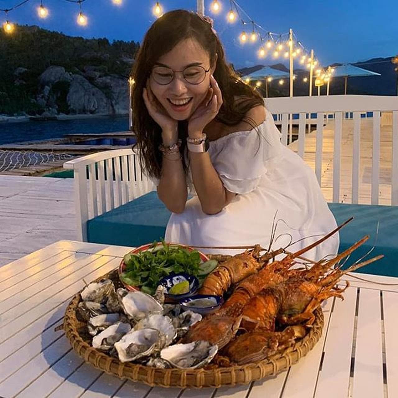 Floating Lounge Cam Ranh: Sunset Dining & Ocean Adventures - Hình 2
