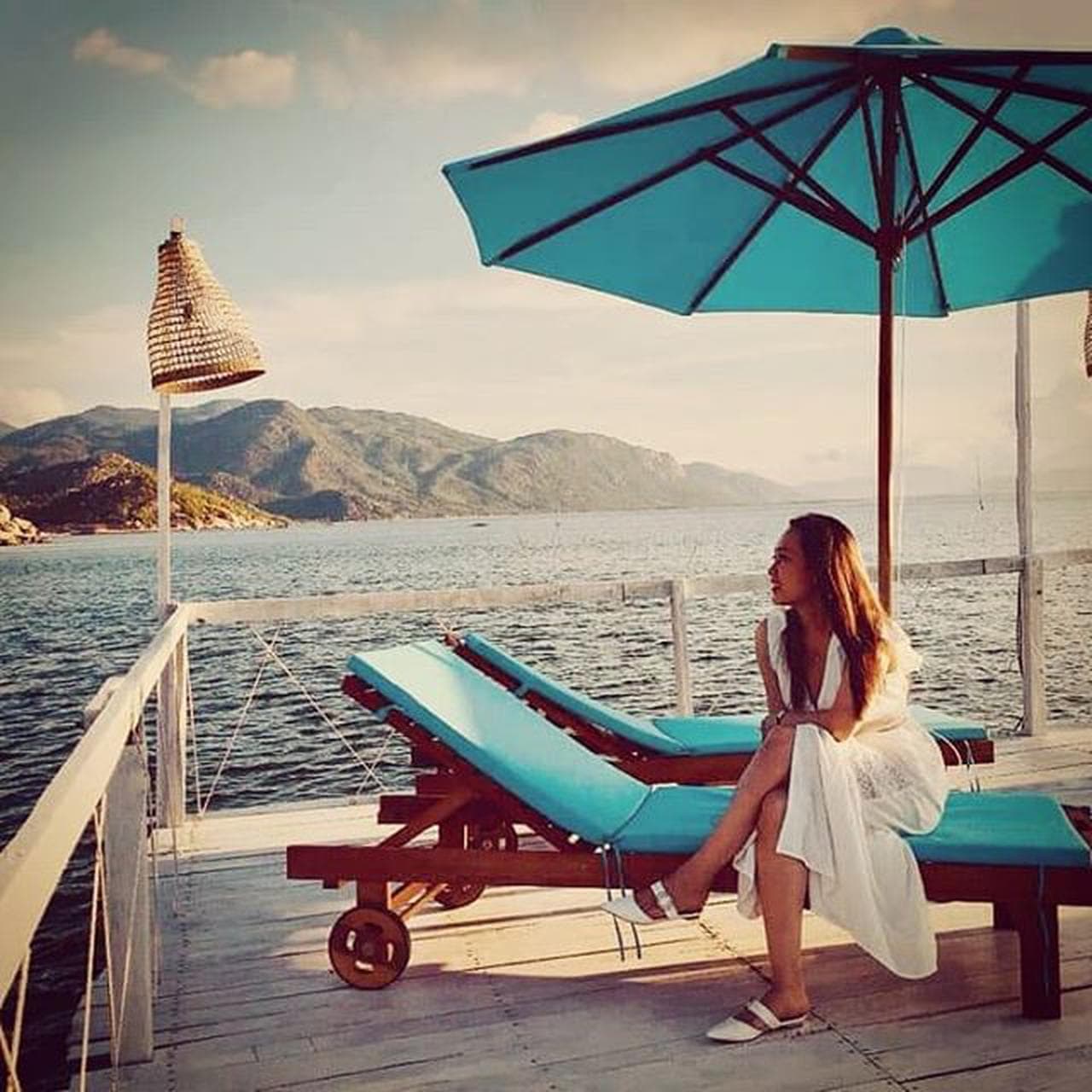 Floating Lounge Cam Ranh: Sunset Dining & Ocean Adventures - Hình 7