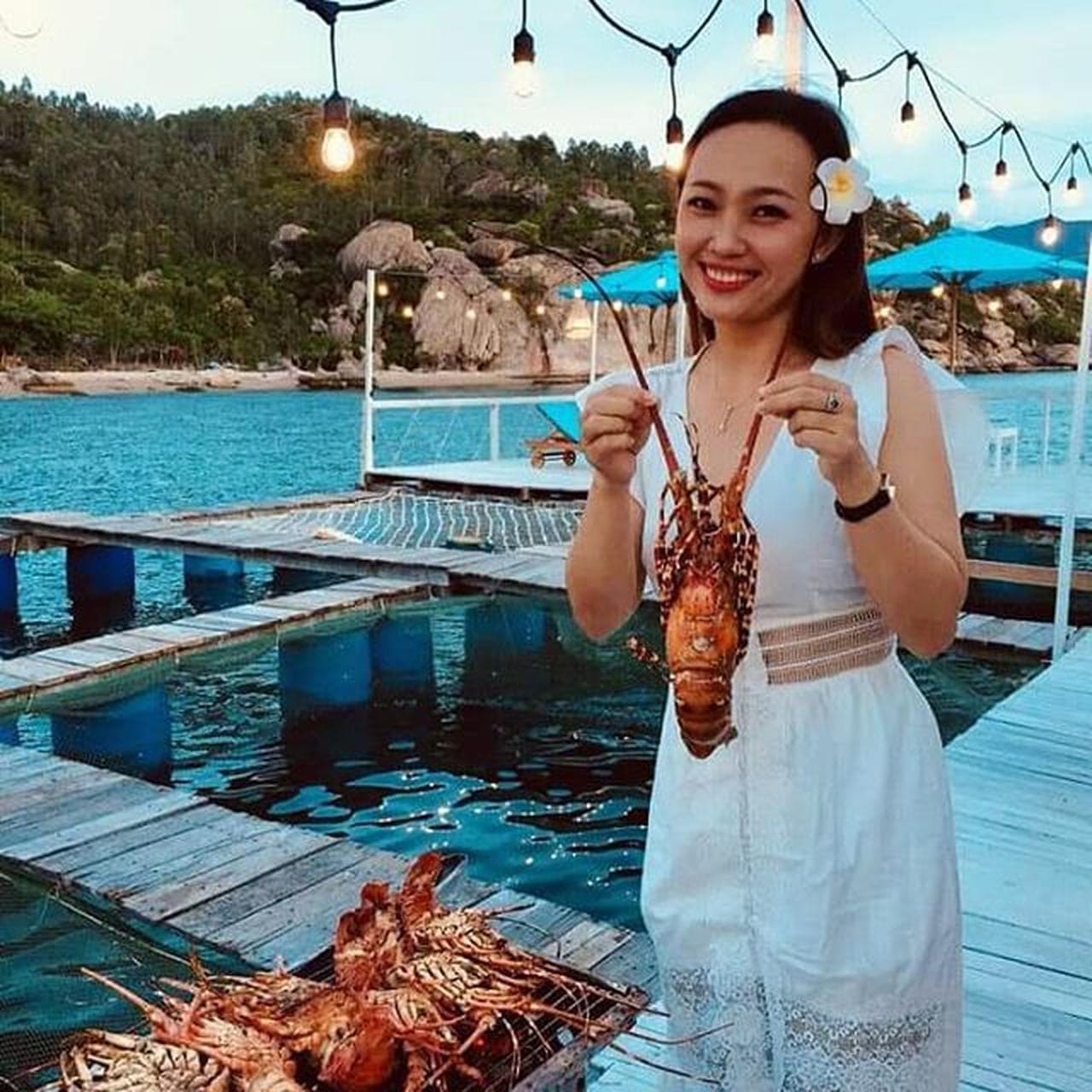 Floating Lounge Cam Ranh: Sunset Dining & Ocean Adventures - Hình 3