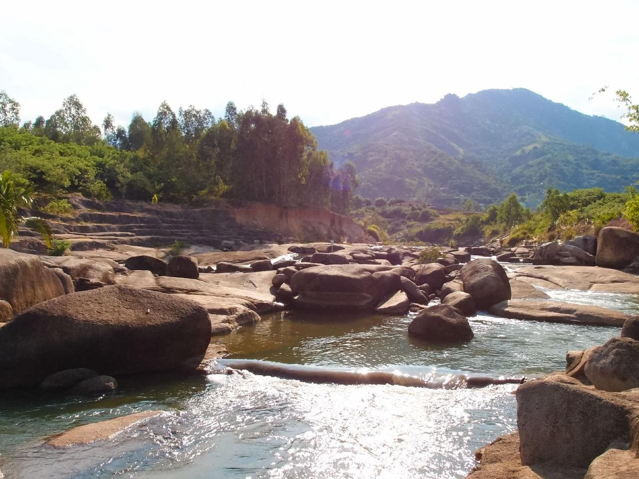 Waterland: A journey of natural exploration and adventurous challenges. - Hình 7