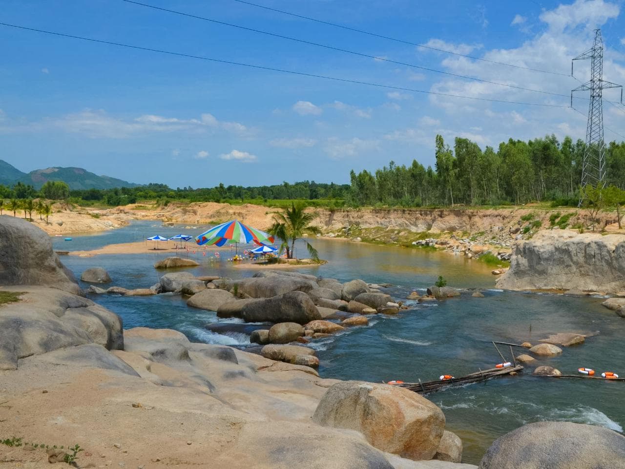 Waterland: A journey of natural exploration and adventurous challenges. - Hình 11