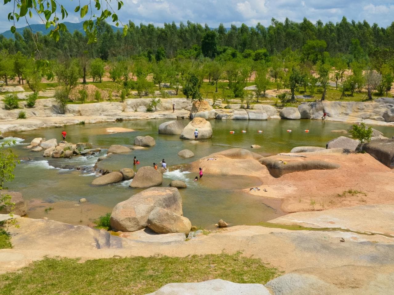 Waterland: A journey of natural exploration and adventurous challenges. - Hình 12
