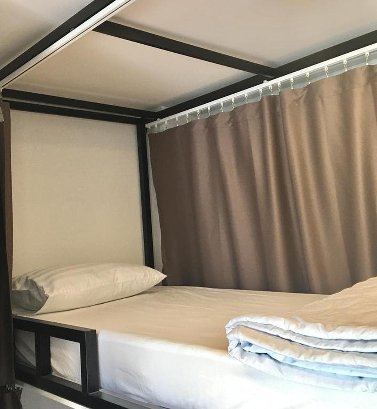 Vitamin Sea Hostel - Nha Trang @Downtown: Your Ideal Retreat for Adventure - Hình 30
