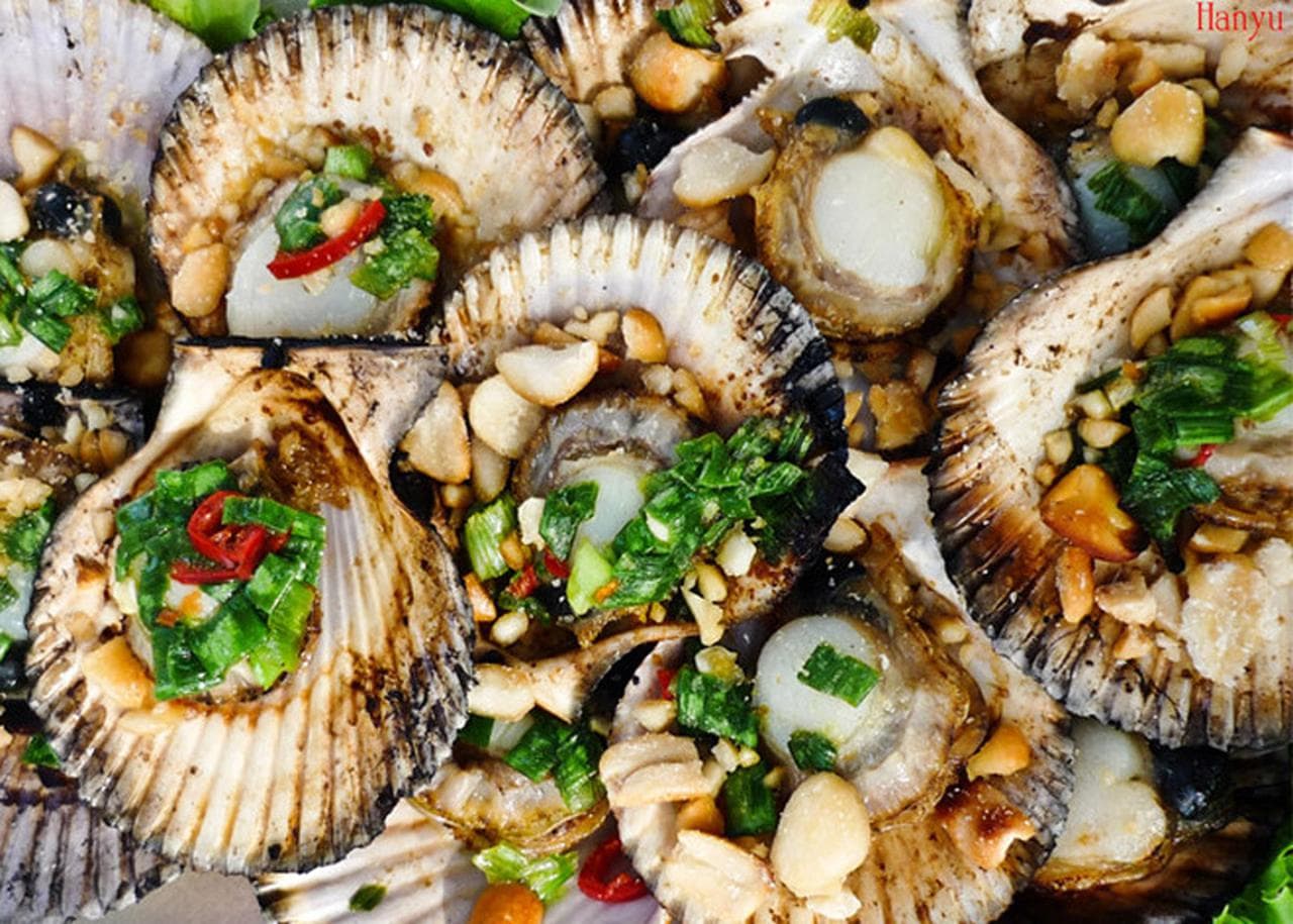 Vịnh Núi Chúa: Where Sea Breeze Meets Culinary Delights - Hình 4