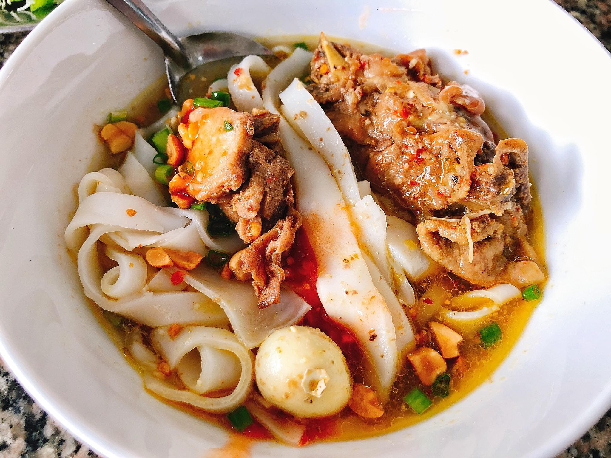 Bữa sáng Cam Ranh - Món Mỳ Quảng Ngon Khó Cưỡng - Hình 1