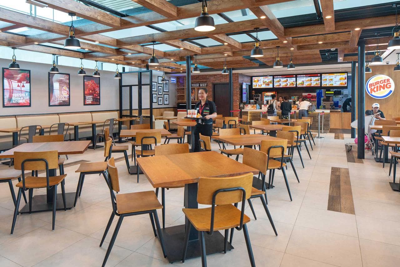 Burger King Cam Ranh Airport: Fuel Your Journey With Deliciousness - Hình 3