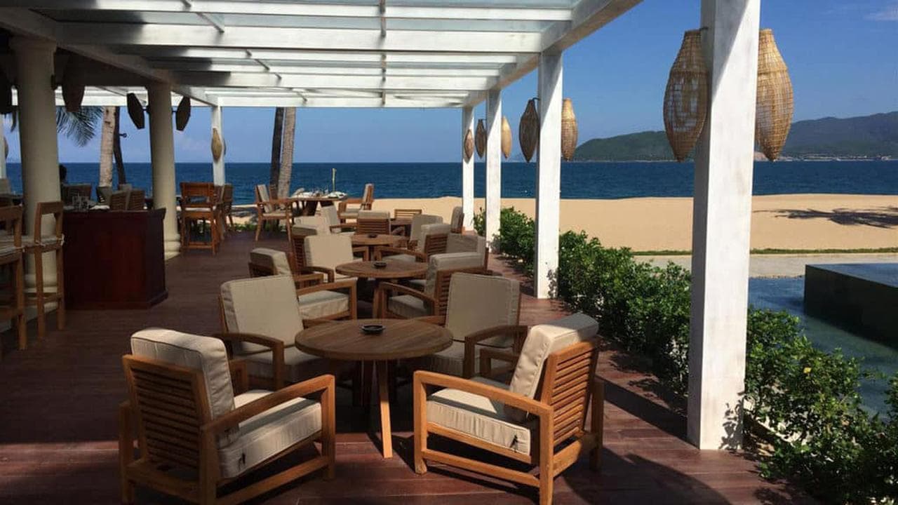 Coffee and Ocean Views at Ana Mandara Resort - Hình 2