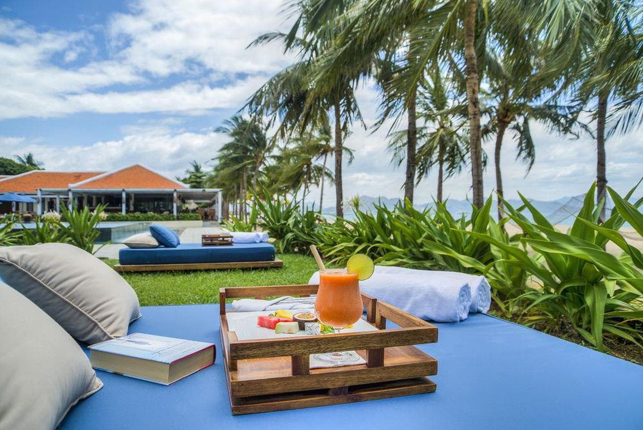 Coffee and Ocean Views at Ana Mandara Resort - Hình 3