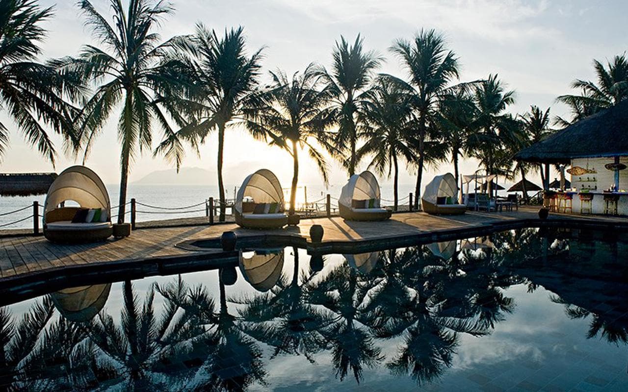 Coffee and Ocean Views at Ana Mandara Resort - Hình 4