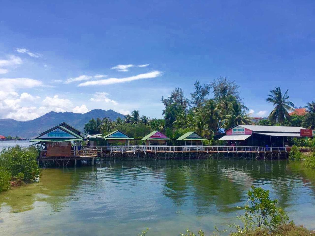 Seafood Restaurant Tidal Wave: A Culinary Journey in Cam Ranh - Hình 6