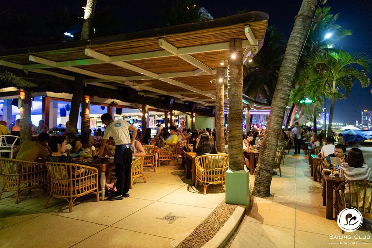 Sailling Club: Blending Ocean Serenity with Youthful Energy - Hình 2