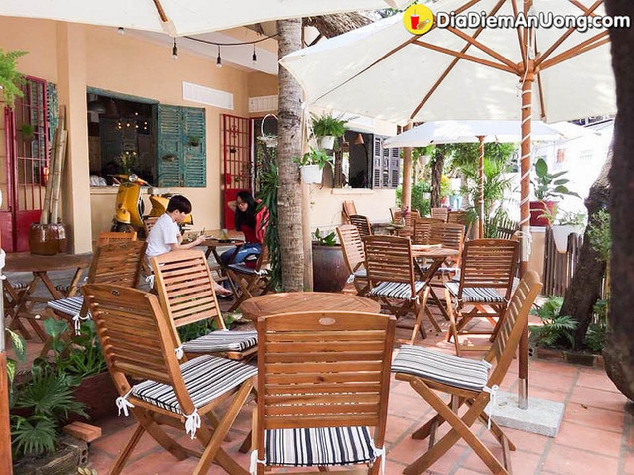 Trốn Café: Tìm Về Bình Yên Giữa Lòng Nha Trang - Hình 2