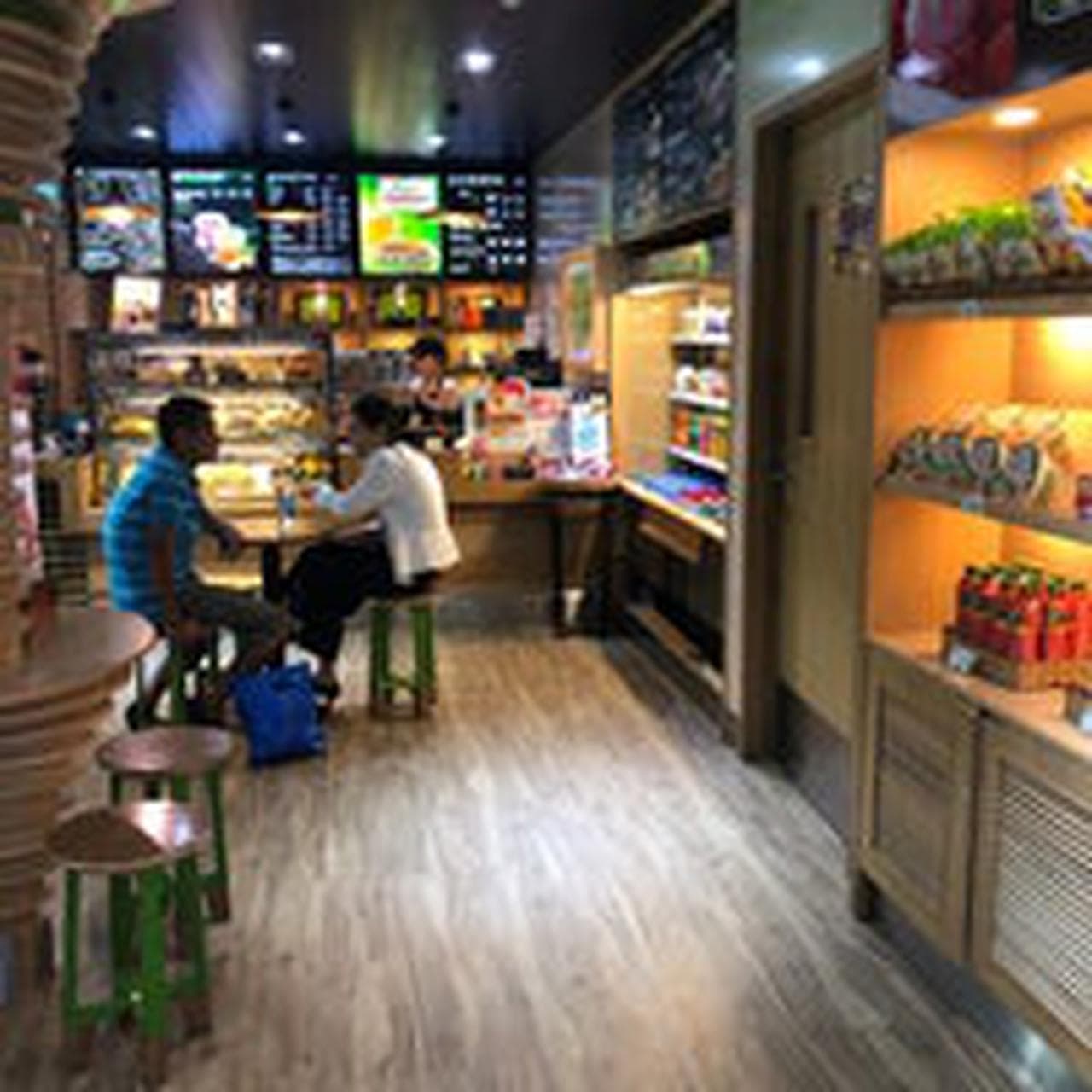 Espresso To Go: Your Ideal Pit Stop at Cam Ranh Airport - Hình 4