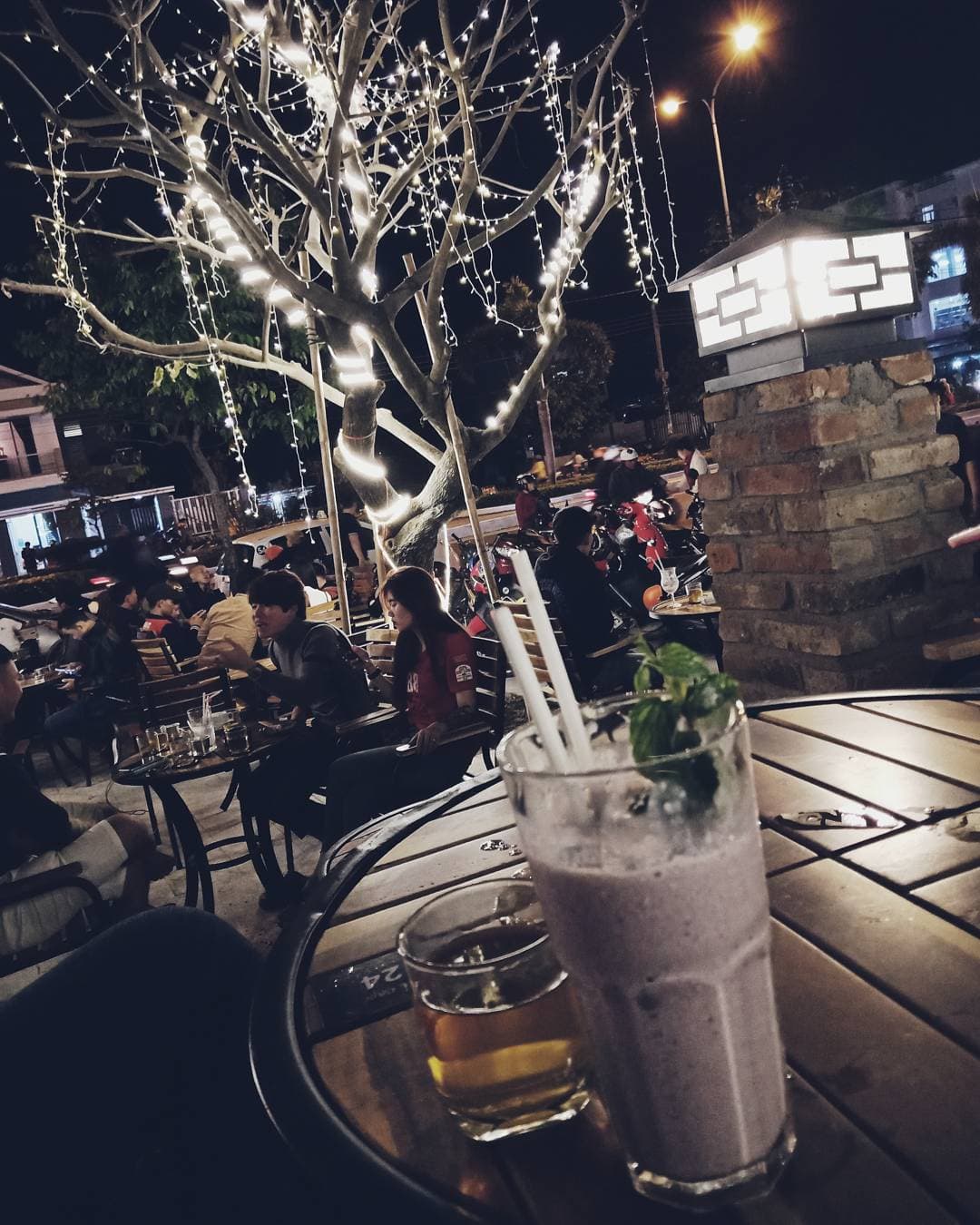 Koi Cafe: Không gian thoáng đãng, ly cà phê thơm ngon - Hình 5