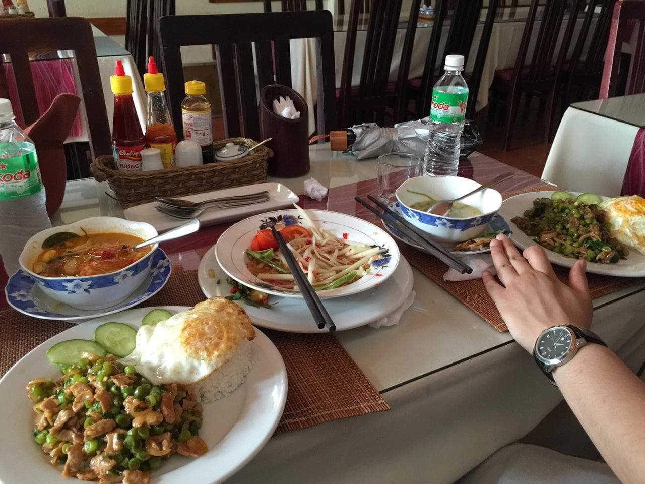 Nét Hấp Dẫn Của Quán Ăn Ngon & Vui Vẻ: Không Gian Thoáng Đãng, Đồ Ăn Ngon, Dịch Vụ Chu Đáo - Hình 7