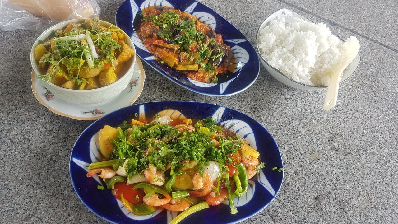 Nét Hấp Dẫn Của Quán Ăn Ngon & Vui Vẻ: Không Gian Thoáng Đãng, Đồ Ăn Ngon, Dịch Vụ Chu Đáo - Hình 8