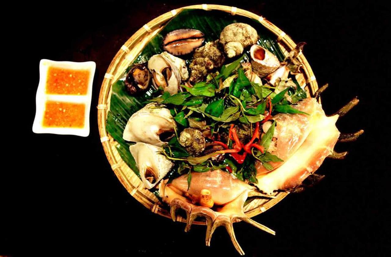 Hải Sản Làng Tôm: Ẩm Thực Biển Xanh Mát Tại Nha Trang - Hình 1