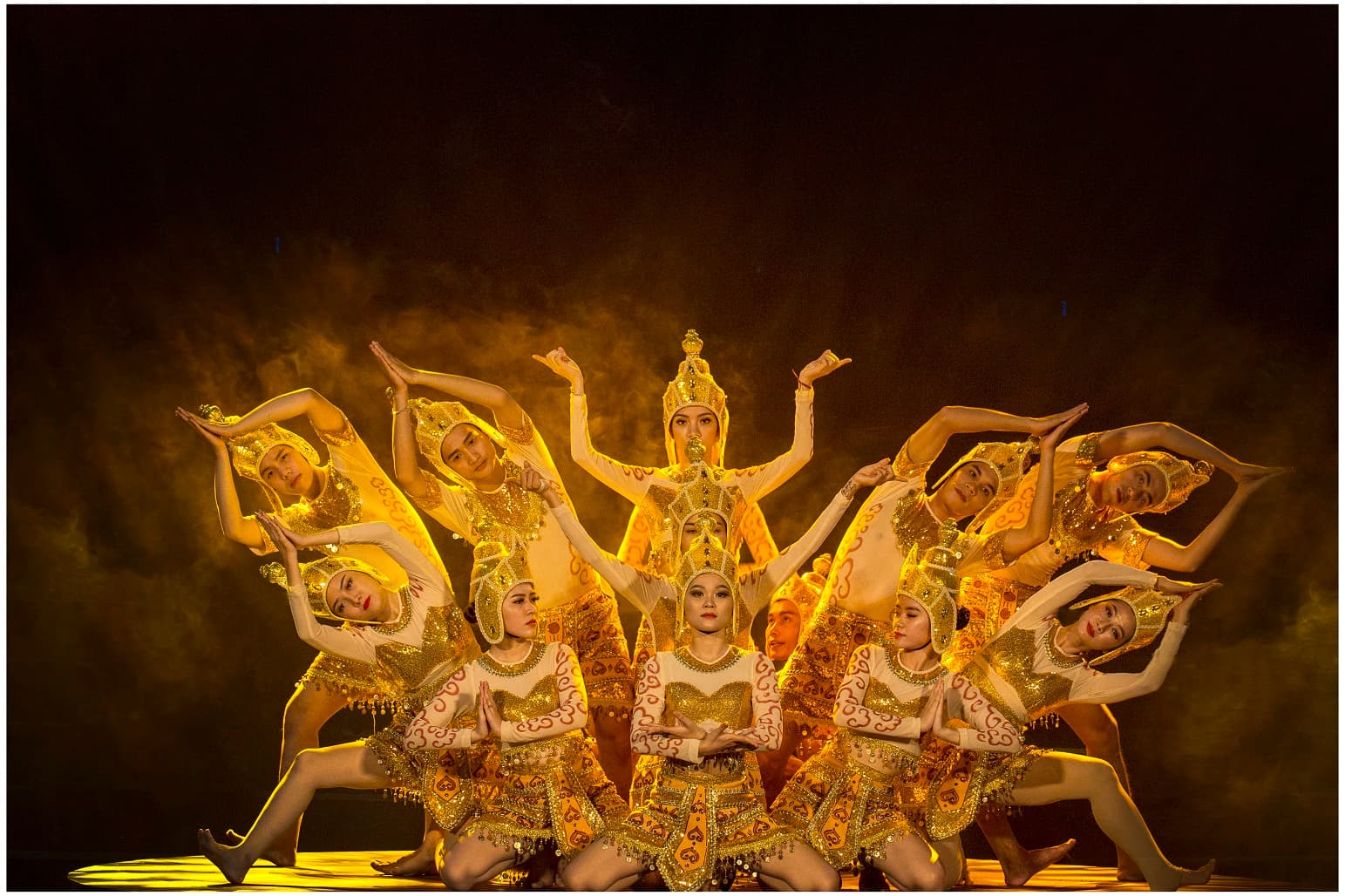 Du Ca Đất Việt - Duca Show: Hành Trình Khám Phá Văn Hóa Việt Nam - Hình 1