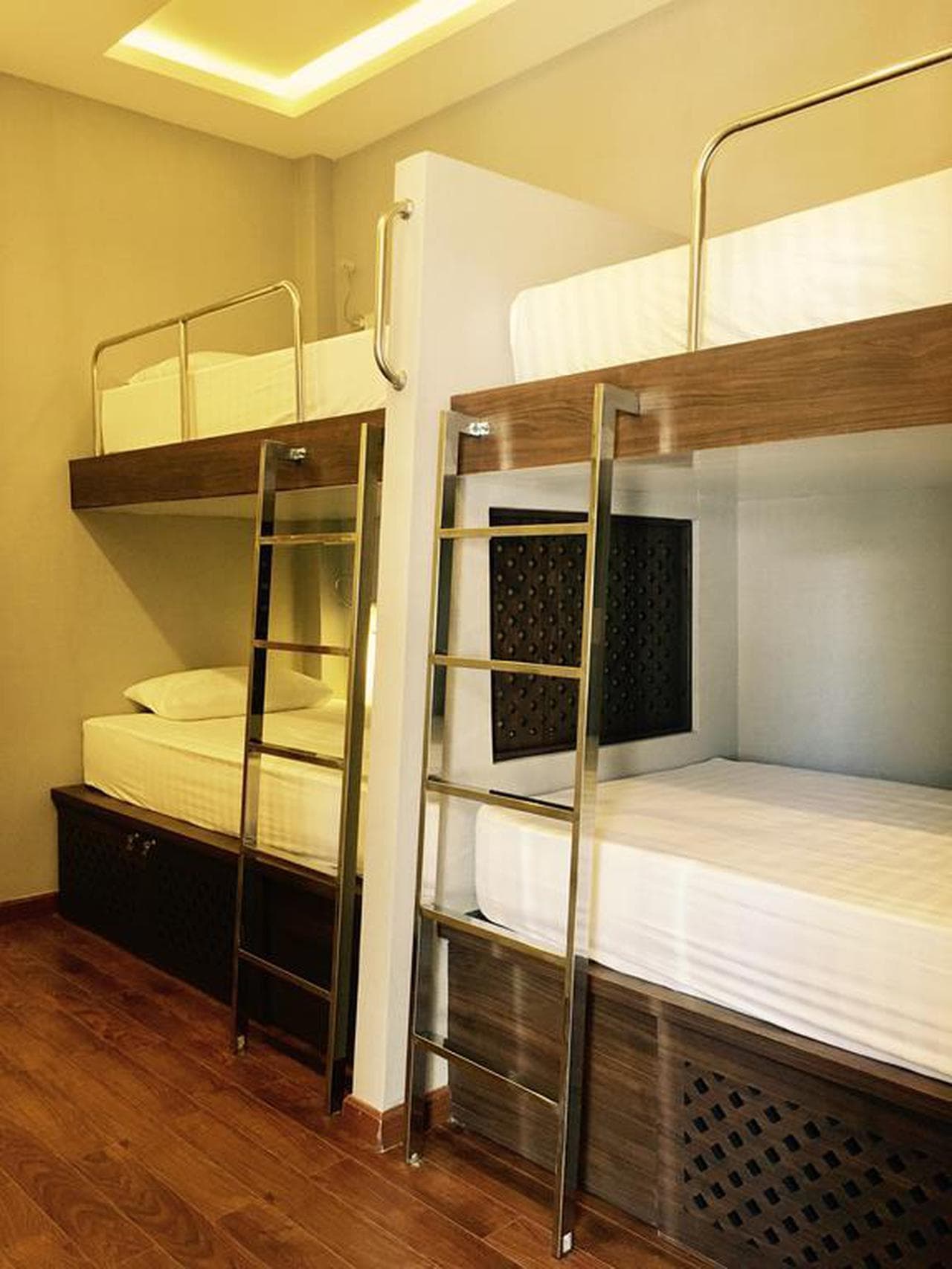 The Alley Hostel: Your Gateway to Nha Trang Adventure - Hình 11