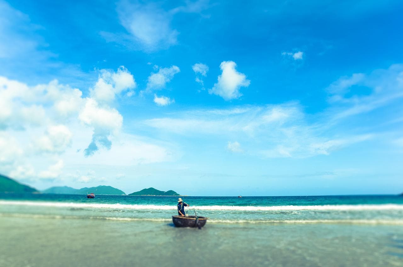 Bãi biển Đại Lãnh: Nơi biển xanh gặp gỡ lịch sử - Hình 2