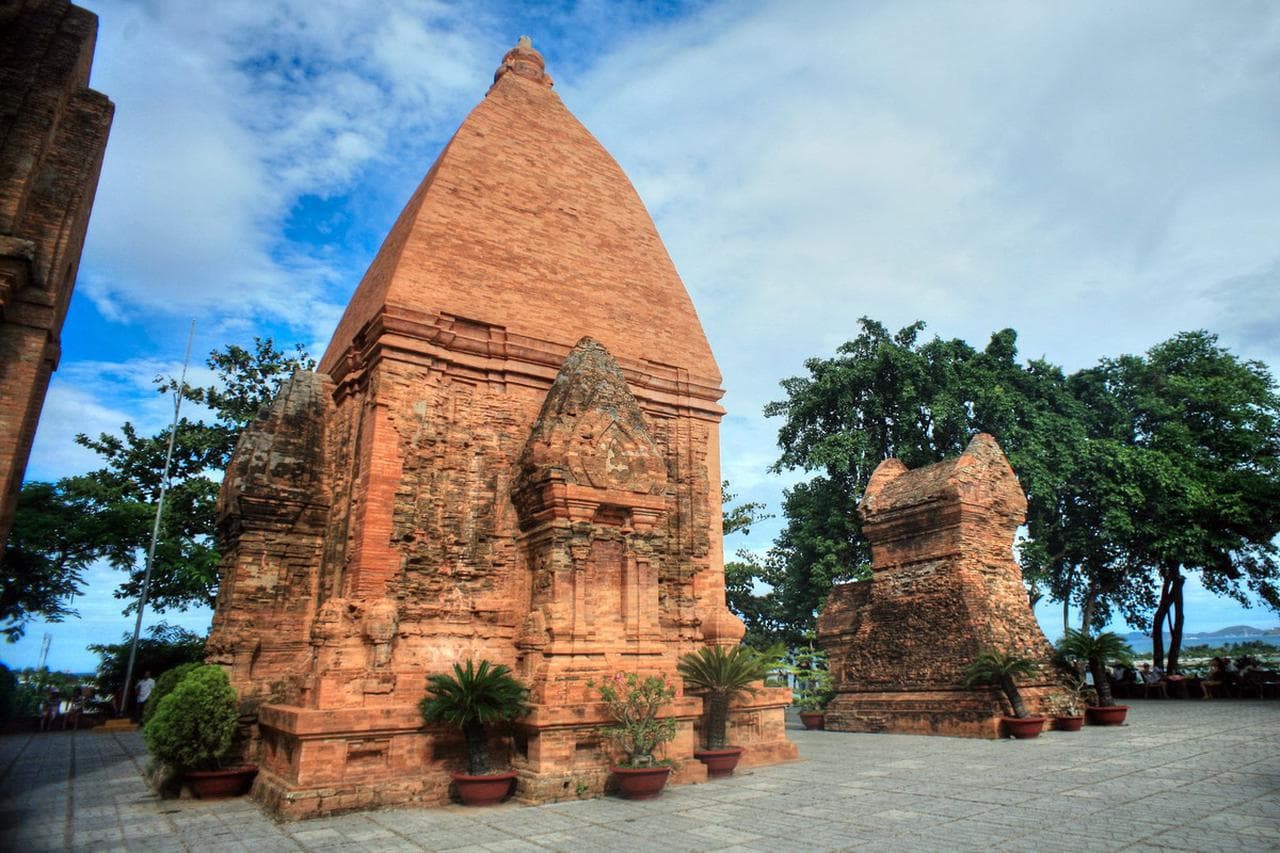 Bí mật kiến trúc Chăm Pa: Khám phá vẻ đẹp Tháp Bà Ponagar - Hình 20