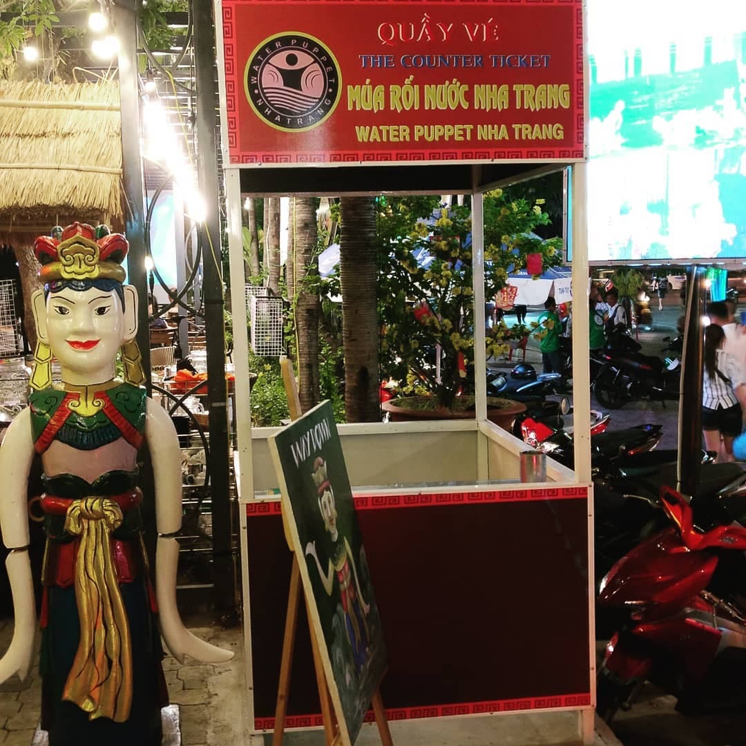 Múa Rối Nước Nha Trang: Chuyến Du Hành Kỳ Thú Vào Văn Hóa Việt Nam - Hình 2