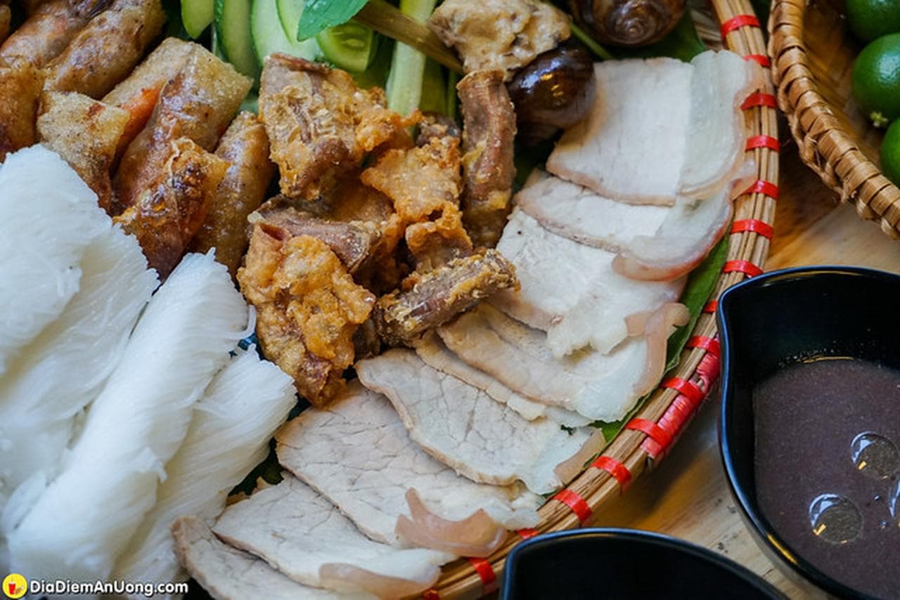 Mẹt Bún Đậu Nguyễn Trung Trực: A Culinary Masterpiece - Hình 7