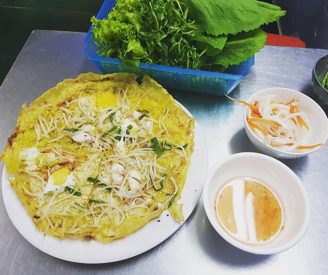 Bánh Xèo Cam Ranh: Hương Vị Biển Cả Trong Mỗi Miếng Bánh - Hình 3