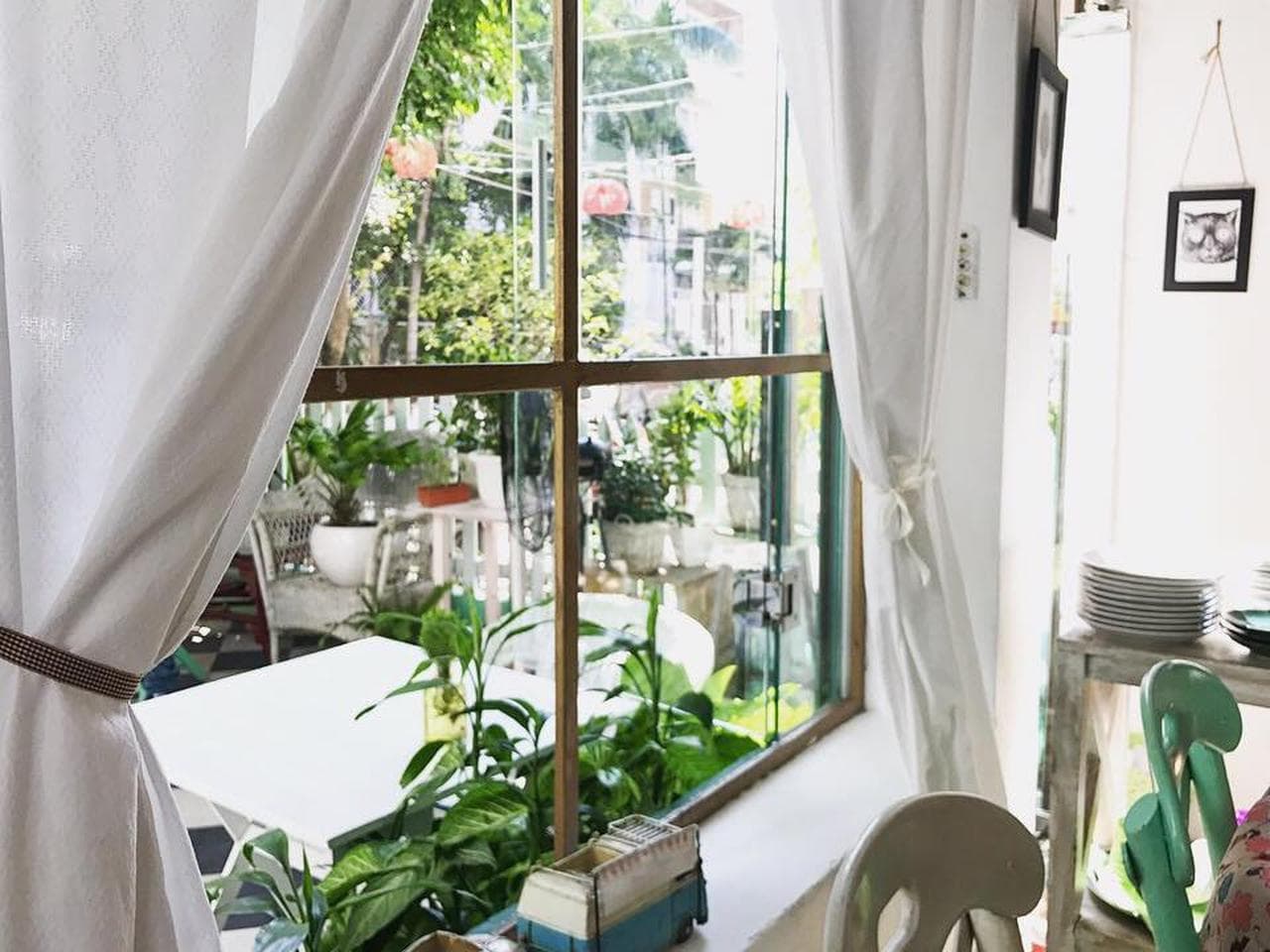 Nét Quyến Rũ Của Quán Nhỏ Giữa Lòng Thành Phố - Hình 22