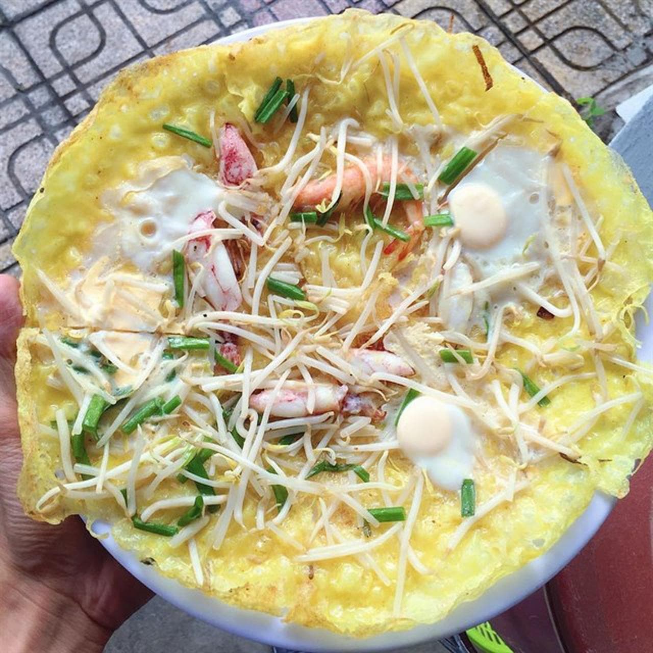Nha Trang Pan-fried Pancakes: A Taste of the Ocean in Every Bite - Hình 2