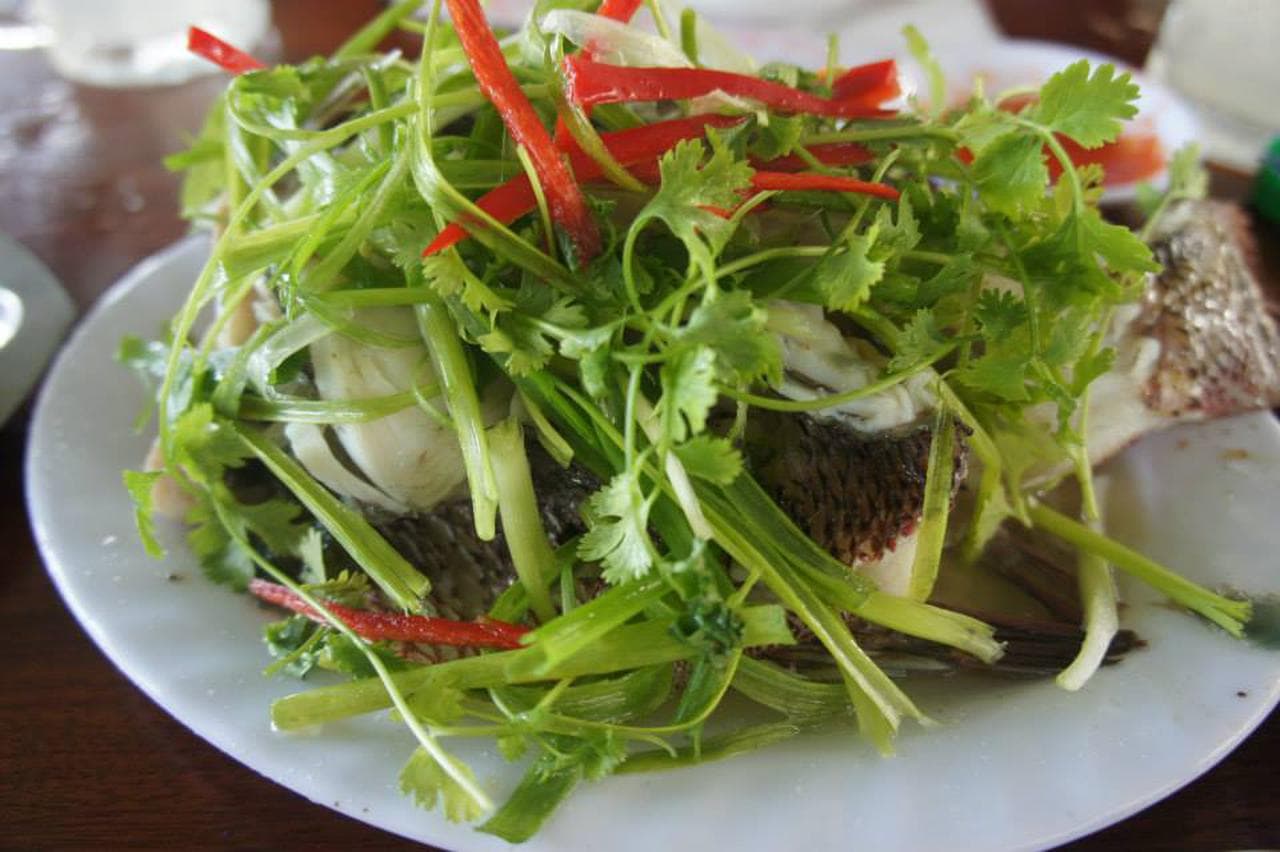 Hồng Nhàn Floating Restaurant: A Culinary Journey in Bình Hưng - Hình 1