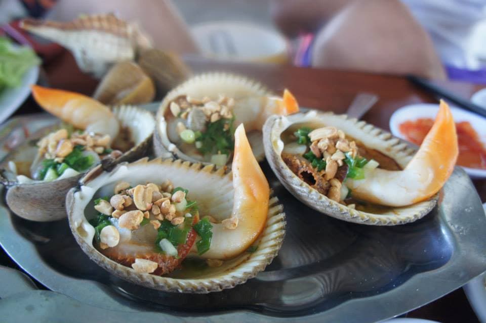 Hồng Nhàn Floating Restaurant: A Culinary Journey in Bình Hưng - Hình 4