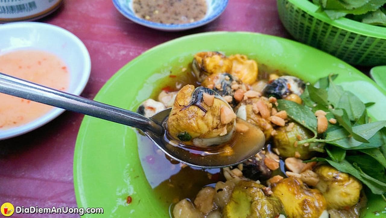 Ốc Alley: A Culinary Paradise for Snail Lovers - Hình 3