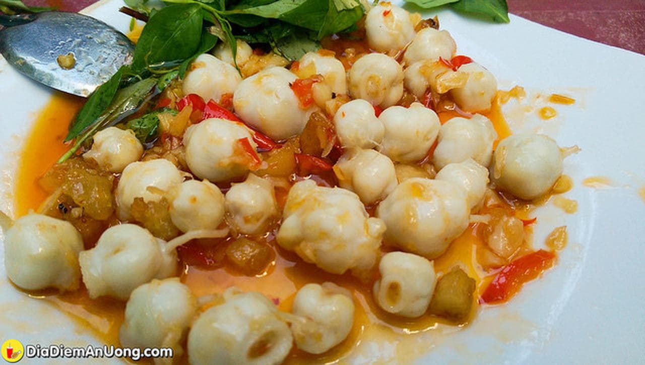 Ốc Alley: A Culinary Paradise for Snail Lovers - Hình 2